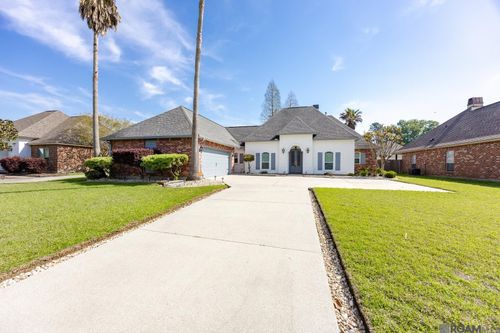 18062 Wilkes Dr, Prairieville, LA, 70769 | Card Image