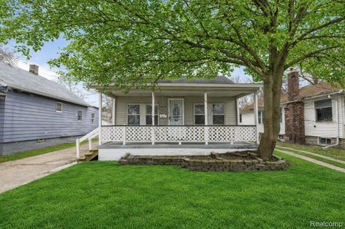 7052 Studebaker Ave, Warren, MI, 48091-3035 | Card Image