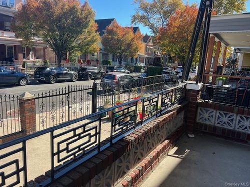 114 Warwick St, Brooklyn, NY, 11207-2219 | Card Image