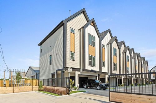 5208 Green Pine Tree Dr, Houston, TX, 77018-1351 | Card Image