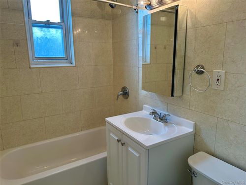 2d-36 Barstow Rd, Great Neck, NY, 11021-2225 | Card Image