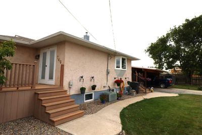 740 Crescent Ave, House detached with 4 bedrooms, 3 bathrooms and 4 parking in Picture Butte AB | Image 2