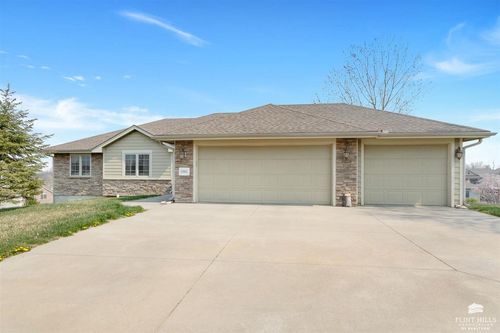 1005 Laussac Dr, Manhattan, KS, 66503-8450 | Card Image