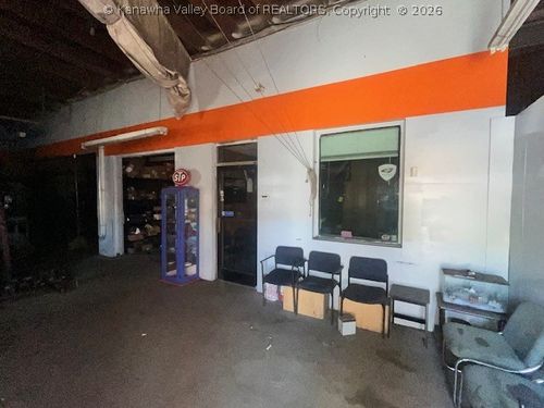 8131 Maccorkle Ave, Marmet, WV, 25315-1631 | Card Image