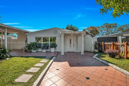 1624 Ne 175th St, North Miami Beach, FL, 33162-1443 | Card Image