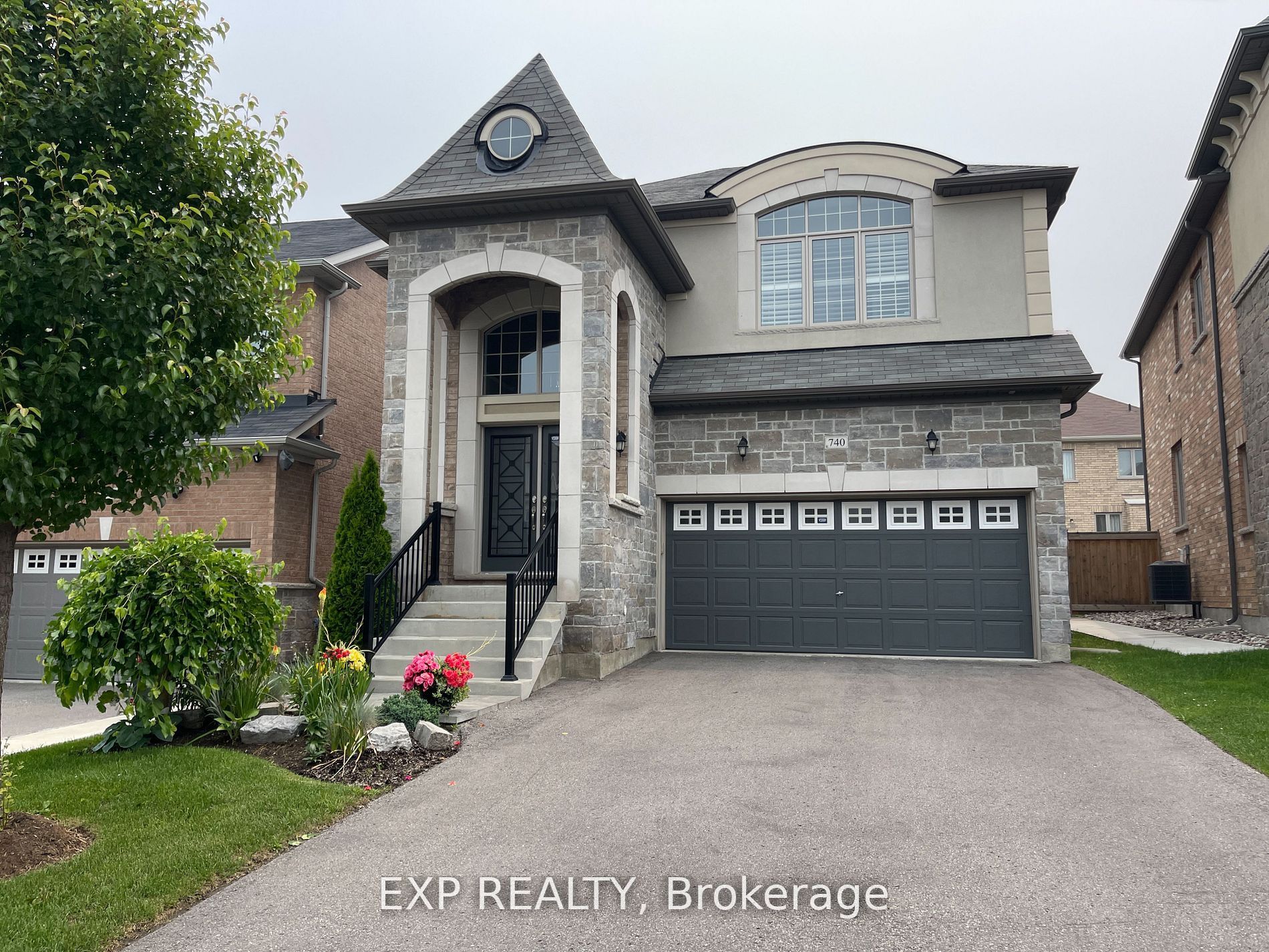 Residential Lease in Newmarket