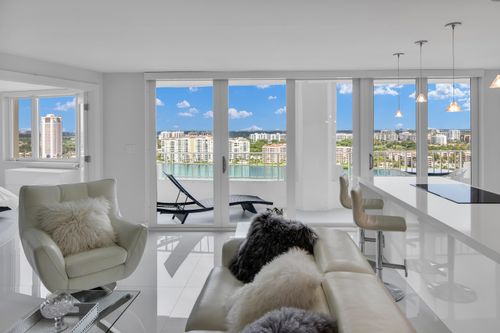 2209-500 S Ocean Blvd, Boca Raton, FL, 33432-6263 | Card Image