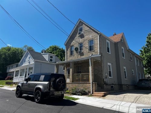54 13th St, Hawthorne, NJ, 07506-3722 | Card Image