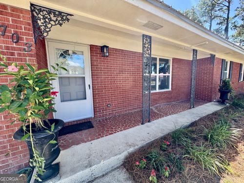 703 Wayne St, Darien, GA, 31305-8963 | Card Image