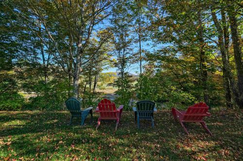 107 Rte 100, Weston, VT, 05161-5401 | Card Image