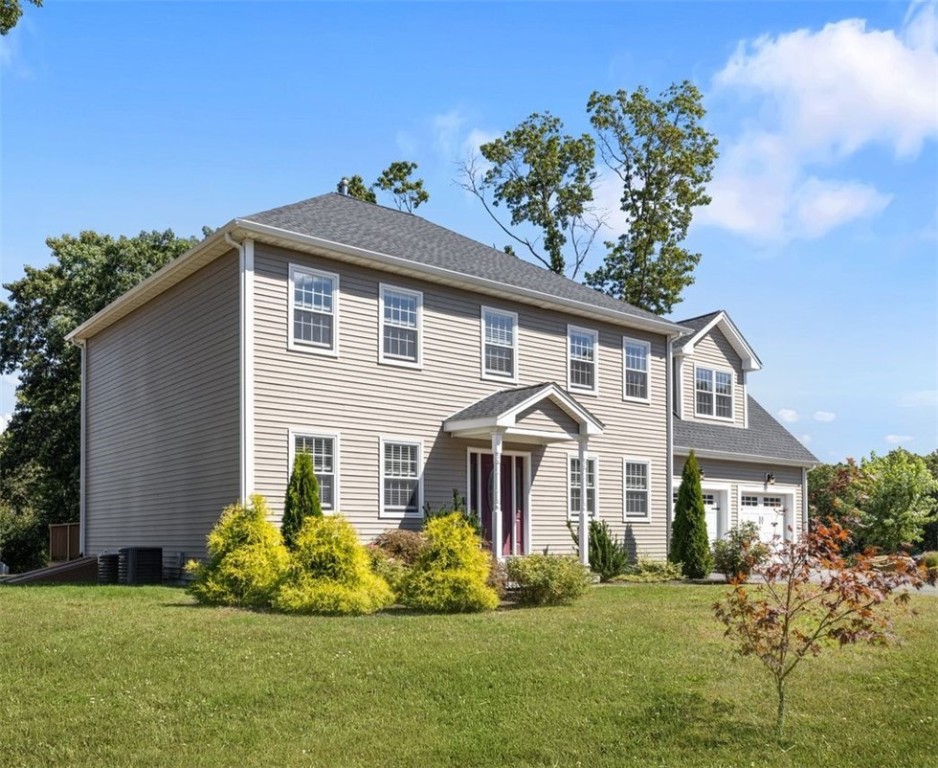 Bella Woods Ct, Johnston, RI 02919