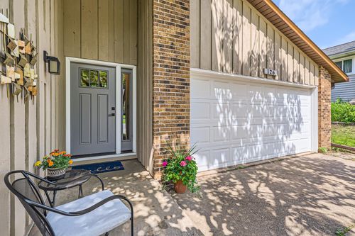 126 Maryknoll Dr, Stillwater, MN, 55082-5248 | Card Image