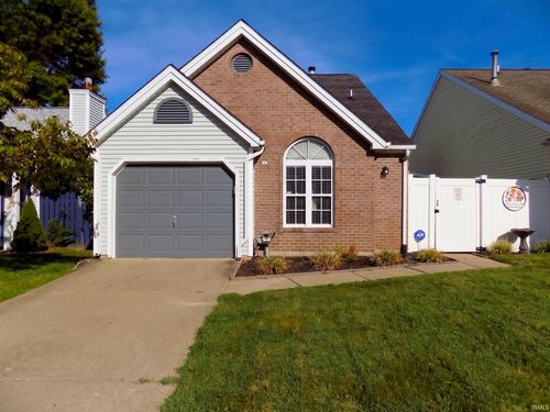 1750 Greencastle Dr, Evansville, IN, 47715-7071 | Card Image