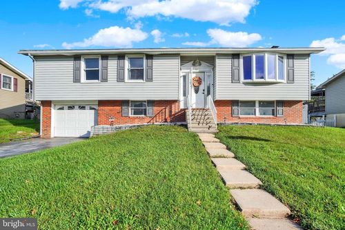 507 Oakwood Dr, DOVER, PA, 17315-1325 | Card Image