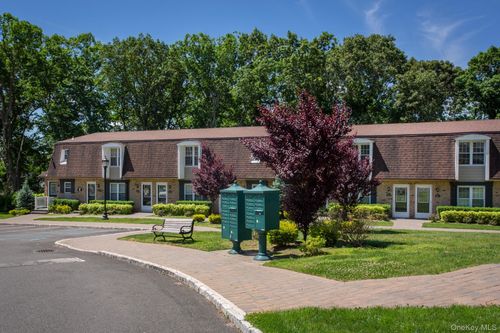 apt-c02-100 Villa Dest Dr, Coram, NY, 11727-3047 | Card Image
