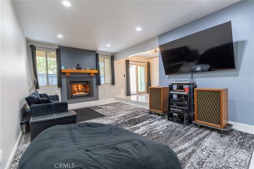 unit-1-17430 Vanowen St, Lake Balboa, CA, 91406-4307 | Card Image