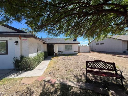 913 Shadow Mountain Pl, Las Vegas, NV, 89108-1529 | Card Image