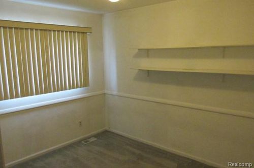 18044 Edgefield Drive, Clinton Charter Township, MI, 48035 | Card Image