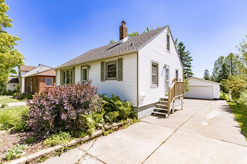 4710 Tioga St, Duluth, MN, 55804-1526 | Card Image