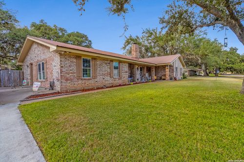 34 Encino Loma, Beeville, TX, 78102-9747 | Card Image