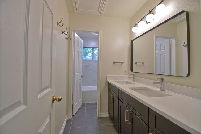 2423 Falcon Dr, House other with 3 bedrooms, 3 bathrooms and 4 parking in Round Rock TX | Image 25