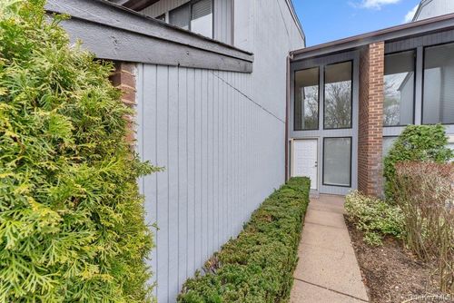 124 Foxwood Dr, Jericho, NY, 11753-1117 | Card Image