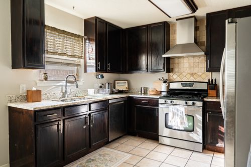 450 Biscayne St, Giddings, TX, 78942-2159 | Card Image