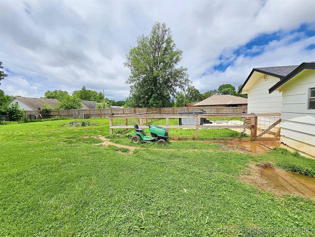 1306 E Shawnee St, House other with 3 bedrooms, 2 bathrooms and null parking in Tahlequah OK | Image 36