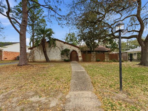 10014 Del Monte Dr, Houston, TX, 77042-2432 | Card Image
