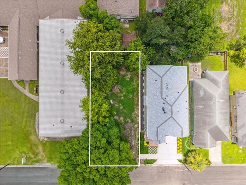 1318 E 34th St, Houston, TX, 77022-6408 | Card Image