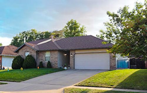 829 S Canton Ave, Springfield, MO, 65802-4978 | Card Image