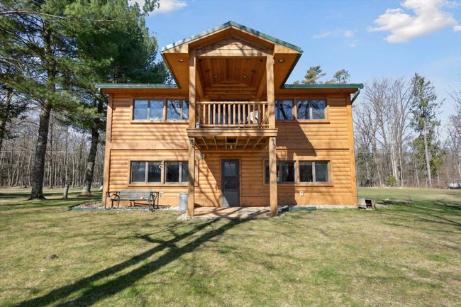 7952 Main St, House other with 3 bedrooms, 2 bathrooms and null parking in Newaygo MI | Image 4