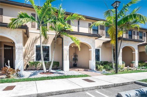 10565 W 34th Ct, Hialeah, FL, 33018-2121 | Card Image
