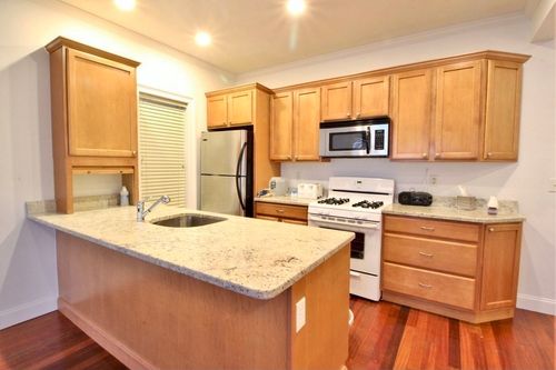 1-8 Bristol St, East Cambridge, MA, 02141-1908 | Card Image