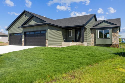 4695 3rd Street Loop Ne, Saint Cloud, MN, 56304-4675 | Card Image