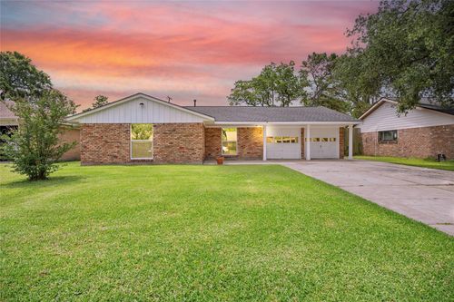 2113 22nd Ave N, Texas City, TX, 77590-4703 | Card Image