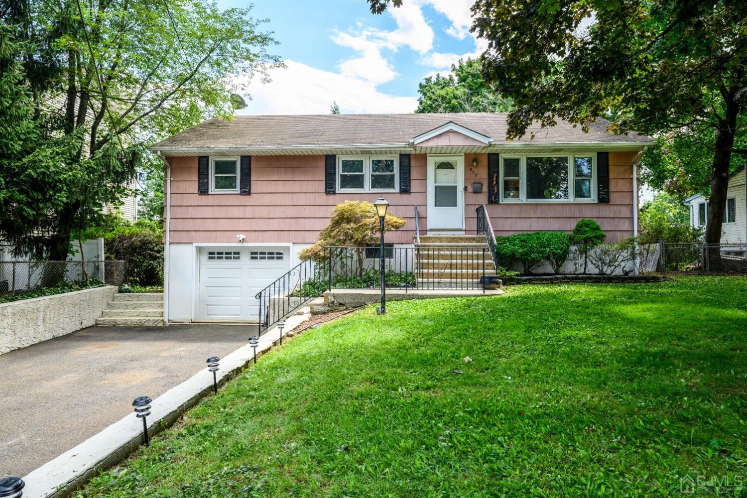 Old Post Rd, Edison, NJ 08817