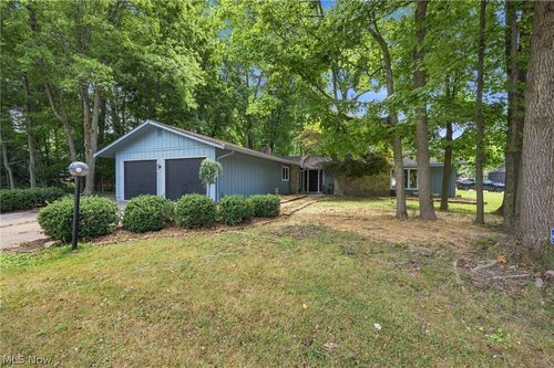 20019 Hawthorne Ln, Strongsville, OH, 44149 | Card Image
