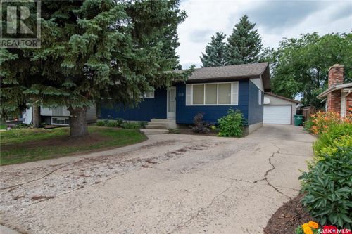 358 Guelph Cres, Saskatoon, SK, S7H4S9 | Card Image