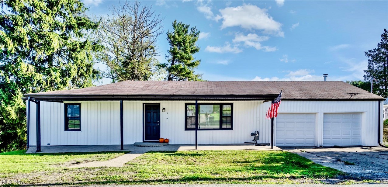 Glenn Ln, Follansbee, WV 26037