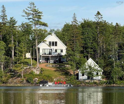 22 Western Point Lane, Mount Uniacke, NS, B0N1Z0 | Card Image