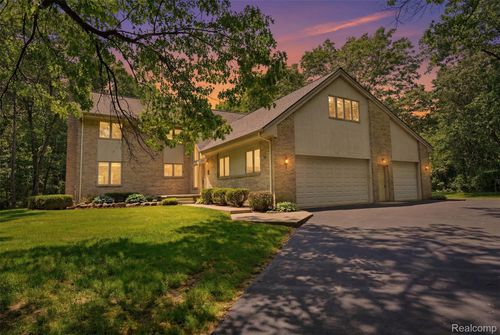 27967 Galien Drive, Lyon Charter Township, MI, 48178 | Card Image