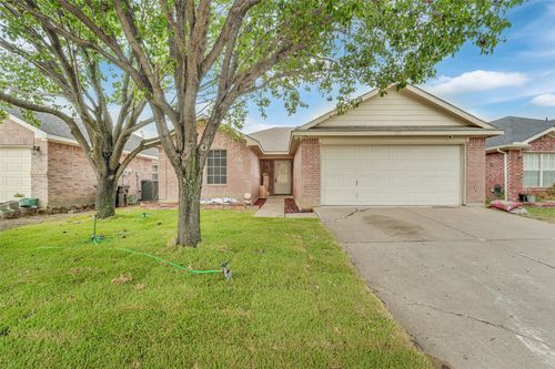 321 Dakota Dr, Arlington, TX, 76002-4467 | Card Image