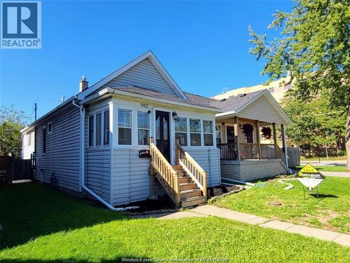 907 Bridge Ave, Windsor, ON, N9B2M9 | Card Image