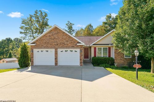 425 Oakmont Ct, Maidsville, WV, 26541-8196 | Card Image