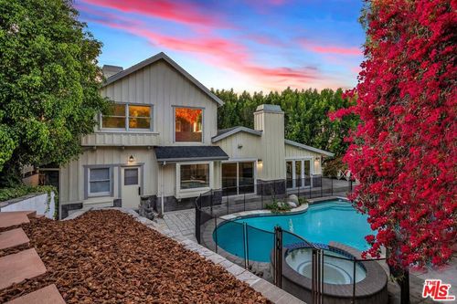 11771 Laurelwood Dr, Studio City, CA, 91604-3819 | Card Image
