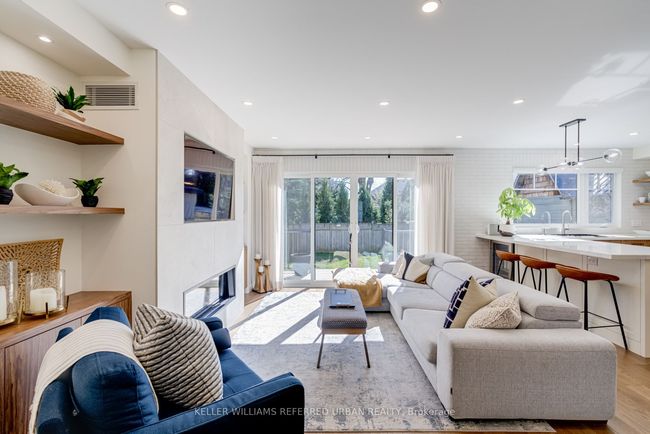 12 Wesley Ave, House other with 3 bedrooms, 4 bathrooms and 6 parking in Mississauga ON | Image 22