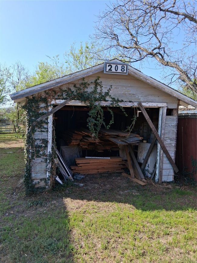 208 E 4 Th St, House other with 2 bedrooms, 2 bathrooms and null parking in Coleman TX | Image 22