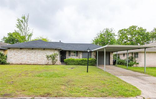7706 Lakewood Drive, Houston, TX, 77016 | Card Image