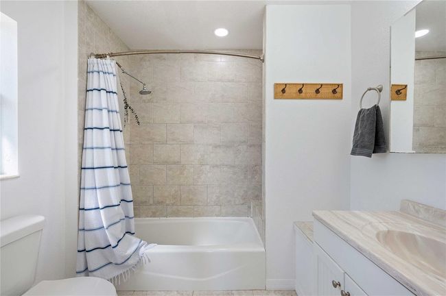 Master Bathroom | Image 24